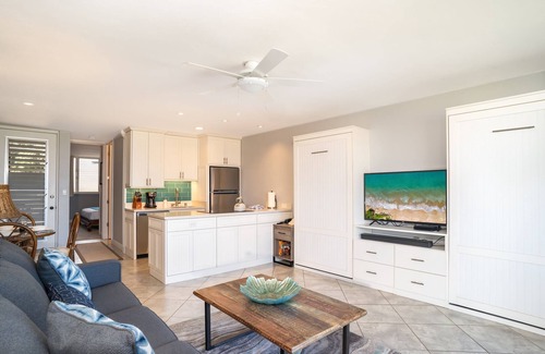 Honokowai Condo | Hale Kai 115: Oceanfront Paradise with Stunning Views and Poolside Access!