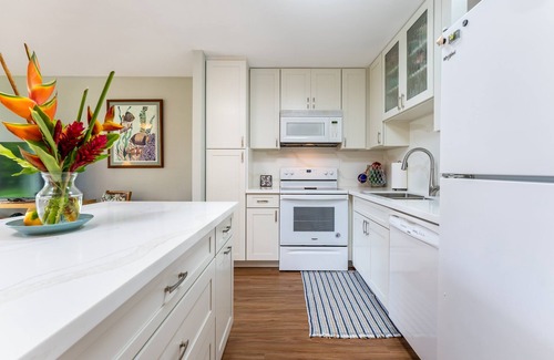 Kahuku Condo | Hale Kai - Large Enclosed Lanai - Sleeps 2