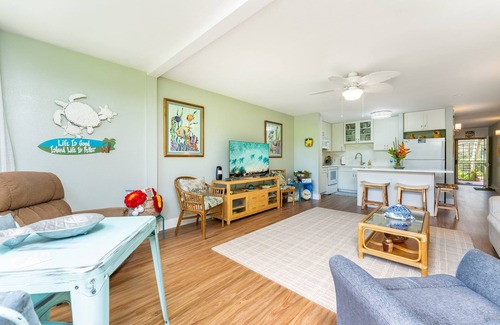 Kahuku Condo | Hale Kai - Large Enclosed Lanai - Sleeps 2