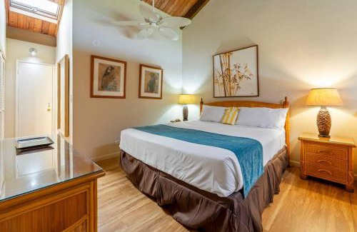 Kahana Apartment | Hale Mahina B403- Beautiful 2 bedroom oceanfront condo, private beach, farmers market, and more