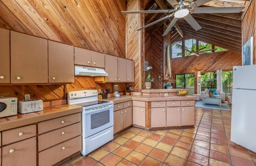 Hanalei House | Hale Tatahi, comfortable home in charming Hanalei!