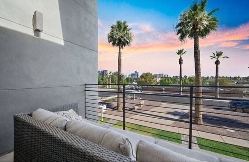 Roosevelt House | HALF Complex | Mix & Match! | 4 KINGs | 2 Kitchens