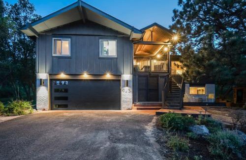 Briargate House | Half Gym-Hot Tub-Game Room-Trampoline-Fire Pits