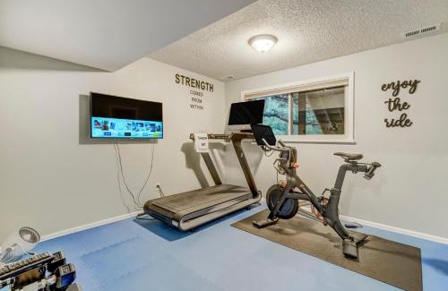 Briargate House | Half Gym-Hot Tub-Game Room-Trampoline-Fire Pits