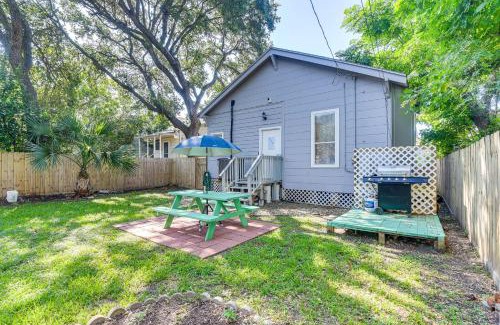 San Jacinto House | Half Mi to Galveston Seawall Home with Yard and Grill