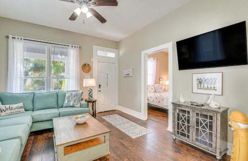 San Jacinto House | Half Mi to Galveston Seawall Home with Yard and Grill