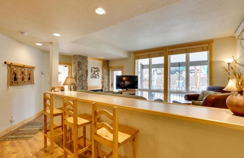 Silvercreek House | half Mi to Granby Ranch Townhome with Fireplace!