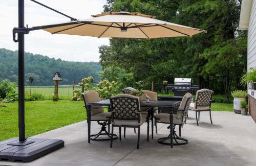 Blairsville House | half Mi to Lake Nottely Blairsville Home with Patio!