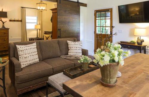 Blairsville House | half Mi to Lake Nottely Blairsville Home with Patio!