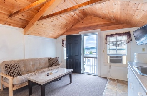 Weirs Beach Hotel | Half Moon Motel & Cottages