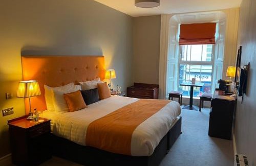 Ballina Hotel | Hallahan's