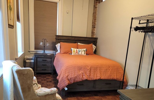 Metro Center House | Hallet House built 1871 Situated on the most historic street in Springfield, MA