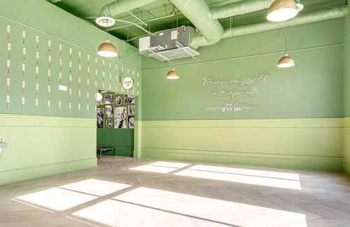 Historic Edgefield House | HALLEY HOUSE - MODERN DESIGN - MINS TO NISSAN STADIUM