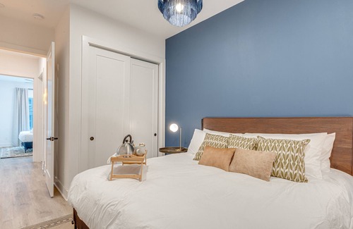 Historic Edgefield House | HALLEY HOUSE - MODERN DESIGN - MINS TO NISSAN STADIUM