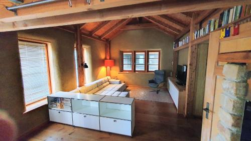 Glees House | Halmhaus