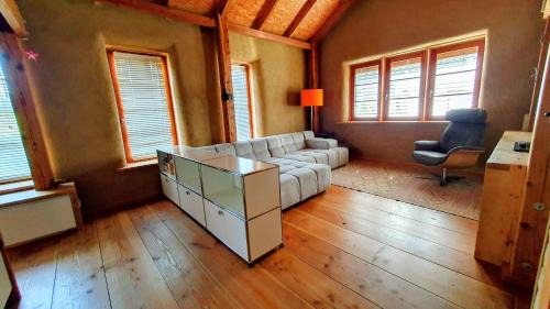 Glees House | Halmhaus