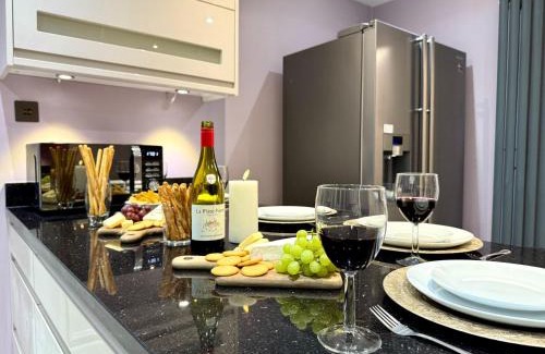 Moffat Apartment | Halsey House Contractor Relocator Family Freeparking