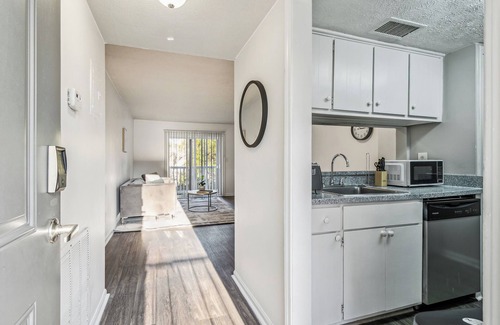 Cumberland Apartment | Halsten at Vinings 3006 spacious 1 Bed 1 Bath