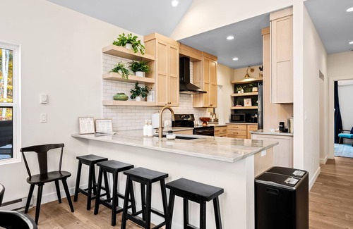 Gills Rock House | Halvø Home-Modern, Accessible, and Wooded Ellison Bay Retreat with Fireplace, BBQ and More!