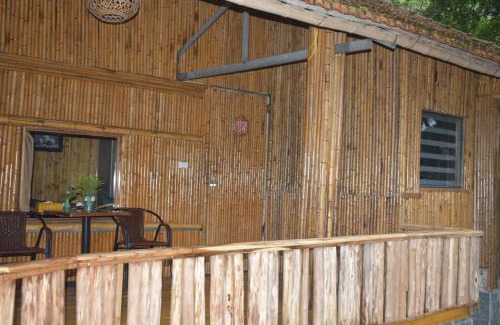 Hoa Lu Cabin | Ham rong de lodge