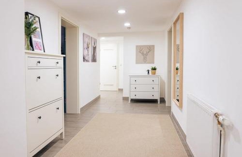 Bahrenfeld Apartment | Hamburg Altona - Three Bedrooms for up to 10