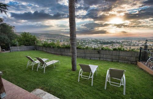 Rosh Pinna House | Hameiri Estate