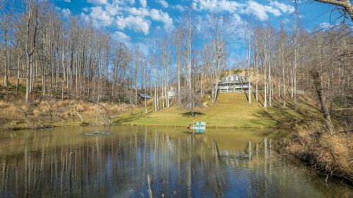 Mars Hill House | Hamersmith Hollow Retreat by AvantStay Mountain Views