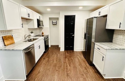 Hamilton House | Hamilton Historic Gem - 4 bed /2.5 bath -Sleeps 8