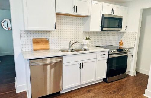 Hamilton House | Hamilton Historic Gem - 4 bed /2.5 bath -Sleeps 8