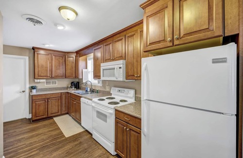 Lexington Apartment | Hamilton Home w/Playground | Sleeps 6