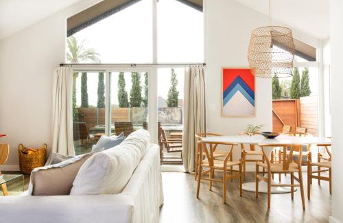 Village of La Jolla House | Hamilton I by AvantStay Beach House Rooftop Deck Newly Renovated Bungalow