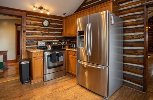 Geneva House | Hamilton Lake House: Seneca Lake Wine Trail Retreat + Minutes from Downtown Geneva!