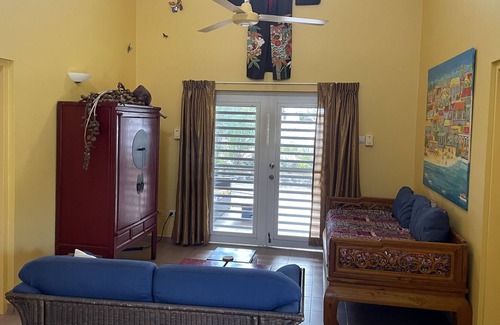 Hato Cottage | Hamlet Oasis Resort: Colorful 1 bedroom apartment