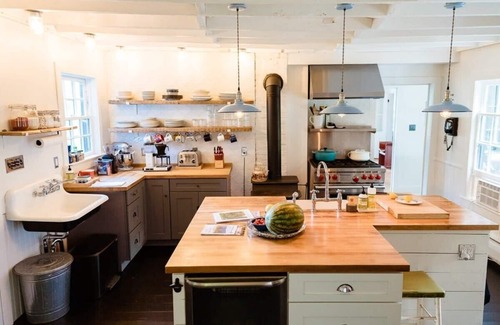 Livingston Manor House | Hamlin House - Chic Farmhouse in Livingston Manor