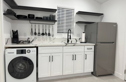 North Hollywood Apartment | "Hamlin House" Studio