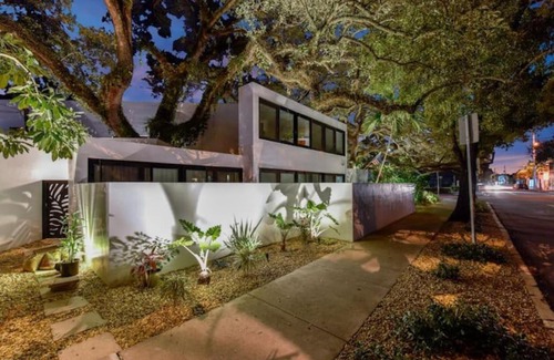 Colee Hammock Apartment | Hammock 2