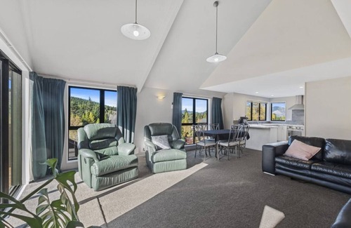 Hanmer Springs House | Hamner Haven - Just a walk to everything in town including hot pools