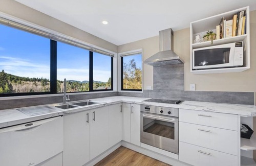 Hanmer Springs House | Hamner Haven - Just a walk to everything in town including hot pools