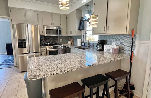 Hampstead House | Hampstead 3 bedroom house close to Wilmington: 2 living rooms and Fenced in Yard