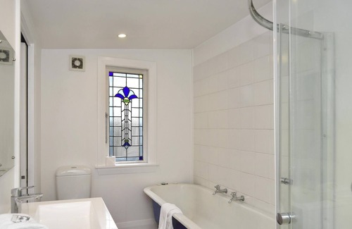 Saint Albans House | Hampstead Cottage - Holiday Home located in St Albans