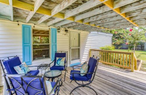 Hampstead House | Hampstead Getaway - 5 Miles to Beaches!
