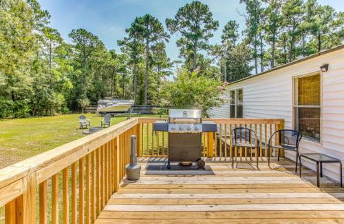 Hampstead House | Hampstead Getaway - 5 Miles to Beaches!