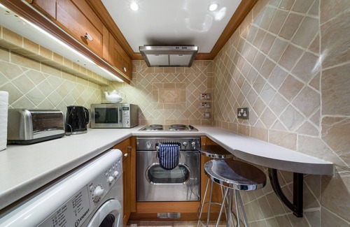 Frognal and Fitzjohns Apartment | Hampstead Village