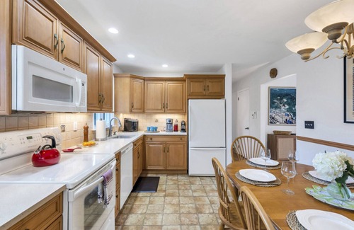 Hampton Bays House | HAMPTON BAYS HOME MINUTES FROM SOUTHAMPTON VILLAGE, SHINNECOCK BAY, OCEAN.