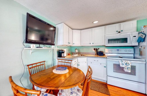 Hampton Apartment | Hampton Beach Hangout & Nancy's Villa