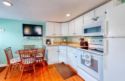 Hampton Apartment | Hampton Beach Hangout & Nancy's Villa