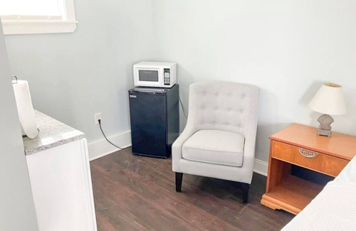 Hampton Apartment | Hampton Beach Suite | Mins to Maine | Pet Friendly