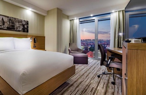 Bakırkoy Hotel | Hampton by Hilton Istanbul Atakoy