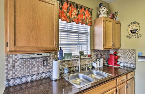 Hampton House | Hampton Home w/Fireplace + Close to Beaches!