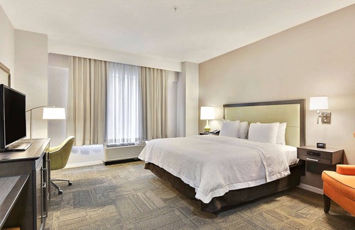 Old Town Alexandria Hotel | Hampton Inn Alexandria-Old Town/King St. Metro
